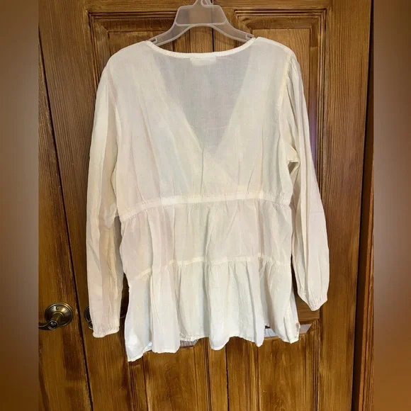 Lucky Brand Cream Embroidered soft
Striped Blouse Size XL - Picture 2 of 9